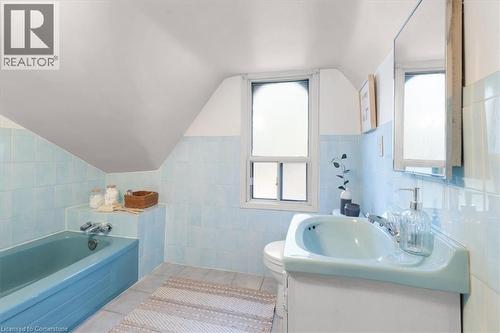 263 Mary Street, Hamilton, ON - Indoor Photo Showing Bathroom