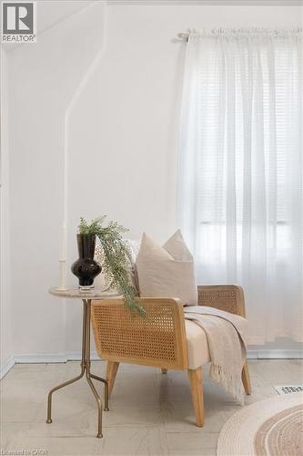263 Mary Street, Hamilton, ON - Indoor Photo Showing Bedroom
