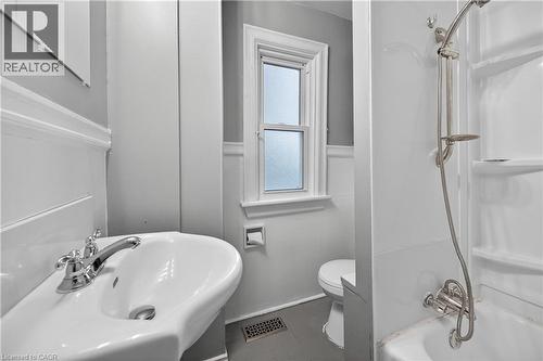 188 Stinson Street, Hamilton, ON - Indoor Photo Showing Bathroom