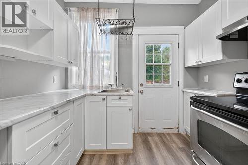 188 Stinson Street, Hamilton, ON - Indoor Photo Showing Kitchen