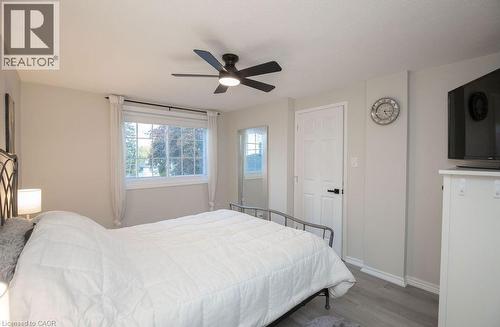 138 Victor Boulevard, Hamilton, ON - Indoor Photo Showing Bedroom