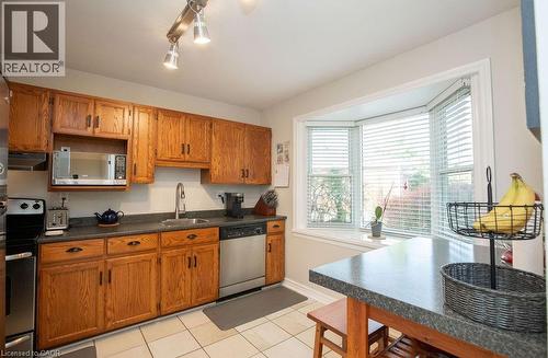 138 Victor Boulevard, Hamilton, ON - Indoor Photo Showing Kitchen