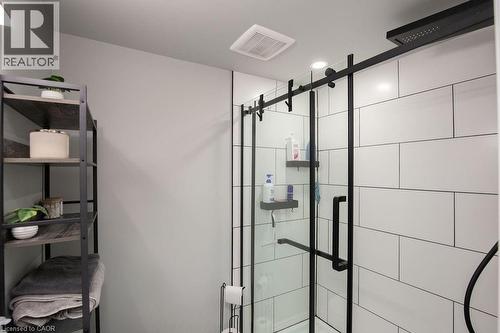 138 Victor Boulevard, Hamilton, ON - Indoor Photo Showing Other Room