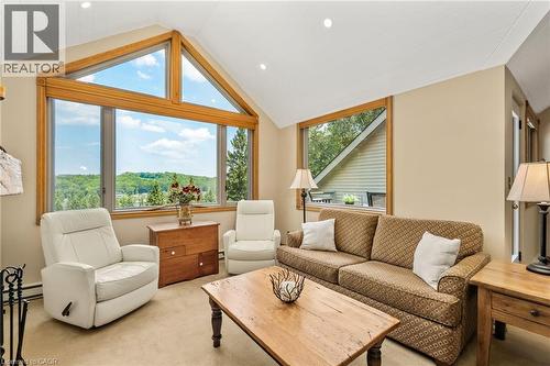 131 Grandview Hilltop Drive Unit# 1, Huntsville, ON - Indoor Photo Showing Living Room