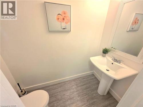 26 Poplar Drive Unit# 5, Cambridge, ON - Indoor Photo Showing Bathroom