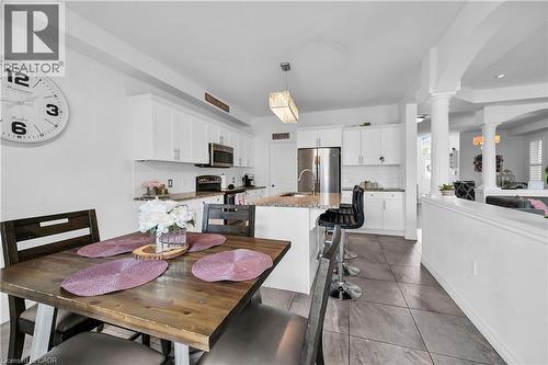 130 Chartwell Circle, Hamilton, ON - Indoor Photo Showing Dining Room