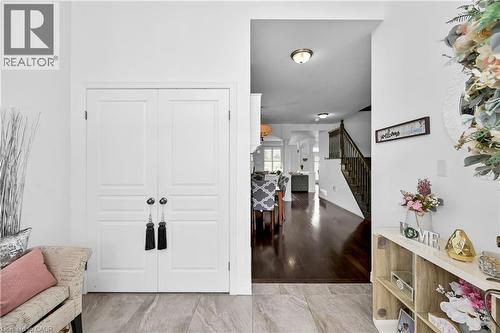 130 Chartwell Circle, Hamilton, ON - Indoor Photo Showing Other Room