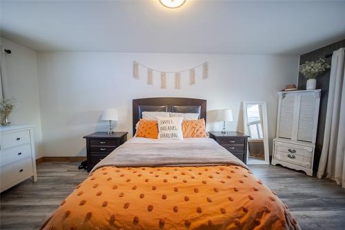 8796 Colony Road, Wardner, BC - Indoor Photo Showing Bedroom