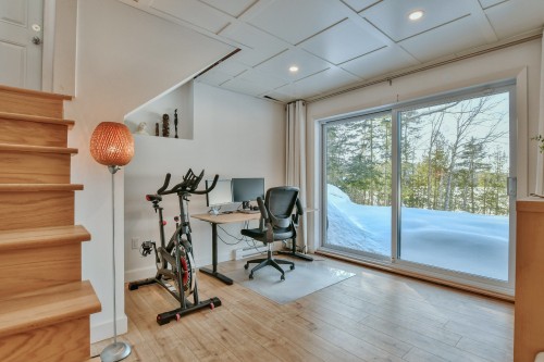 Salle familiale - 479 Ch. Du Lac-Des-Cornes, Chute-Saint-Philippe, QC - Indoor
