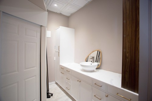 Salle de bains - A-4813 Boul. St-Charles, Montréal (Pierrefonds-Roxboro), QC - Indoor Photo Showing Other Room