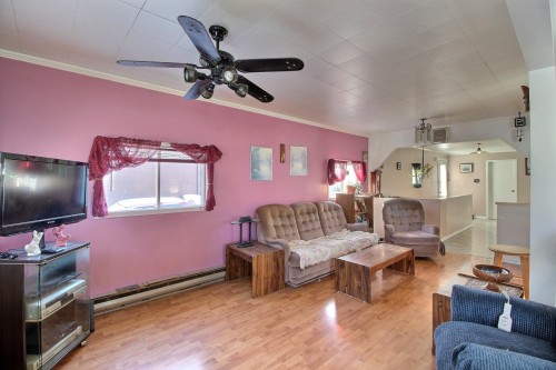 Salon - 348 Rue Gareau, Val-D'Or, QC - Indoor Photo Showing Living Room