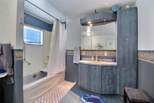 Salle de bains - 348 Rue Gareau, Val-D'Or, QC - Indoor Photo Showing Bathroom