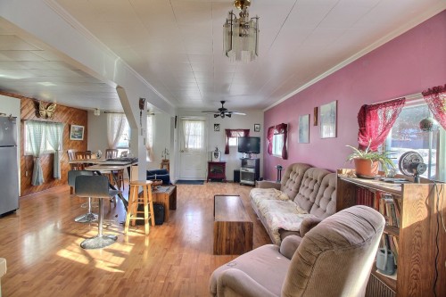 Vue d'ensemble - 348 Rue Gareau, Val-D'Or, QC - Indoor Photo Showing Living Room