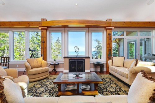 6520 Eagles Dr, Courtenay, BC 