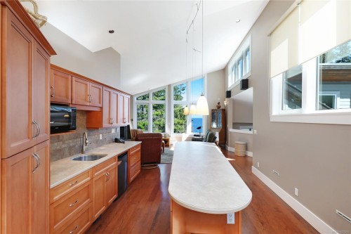 6520 Eagles Dr, Courtenay, BC 