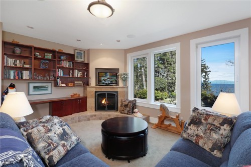 6520 Eagles Dr, Courtenay, BC 