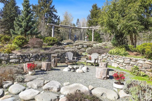 6520 Eagles Dr, Courtenay, BC 