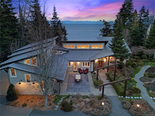 6520 Eagles Dr, Courtenay, BC 