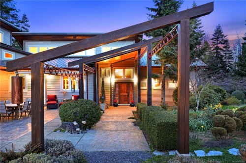 6520 Eagles Dr, Courtenay, BC 