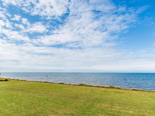 18 Shore Rd E, Hampton, PE 