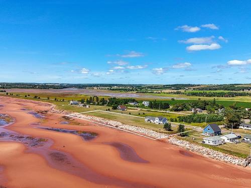 18 Shore Rd E, Hampton, PE 