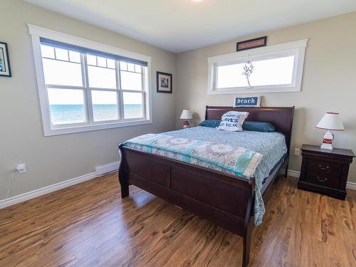 18 Shore Rd E, Hampton, PE 