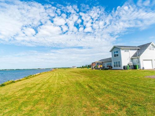 18 Shore Rd E, Hampton, PE 