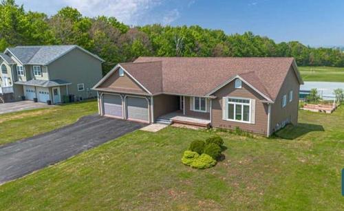 53 Bonavista Avenue, Stratford, PE 