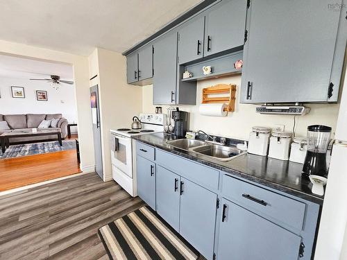 4606 Highway 2, Upper Economy, NS 