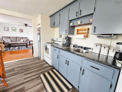 4606 Highway 2, Upper Economy, NS 