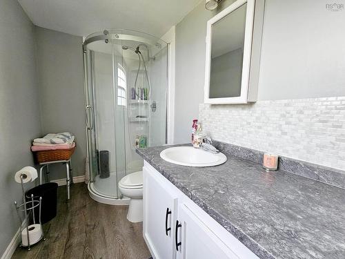 4606 Highway 2, Upper Economy, NS 