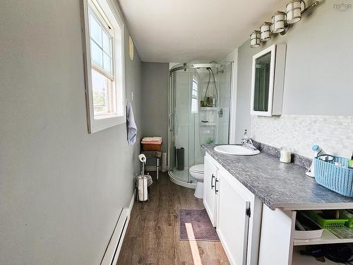 4606 Highway 2, Upper Economy, NS 