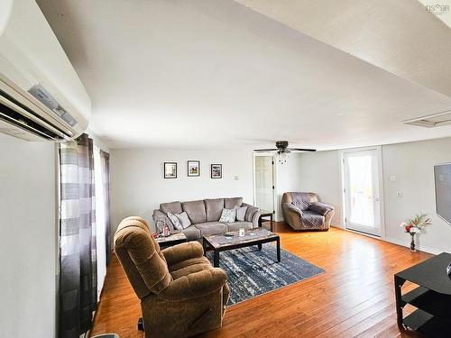4606 Highway 2, Upper Economy, NS 
