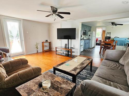 4606 Highway 2, Upper Economy, NS 