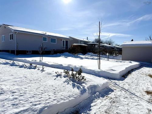 24 Rhodes Avenue, Amherst, NS 