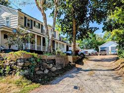 A, B, & C 1001 King Street  Bridgewater, NS B4V 1C3