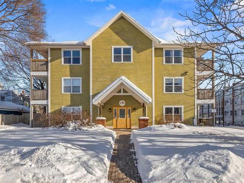 6 154 Cumberland Street  Charlottetown, PE C1A 5C4