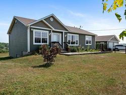 946 Lake Egmont Road  Lake Egmont, NS B0N 1Y0