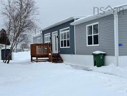 16 Christopher Avenue  Mount Uniacke, NS B0N 1Z0