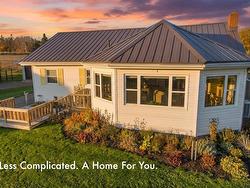 22 Hilltop Avenue  North Rustico, PE C0A 1X0