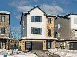 41 Talus Avenue  Bedford, NS B4B 1T9