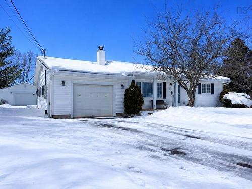 34 Riverbend Drive  Amherst, NS B4H 3Y1