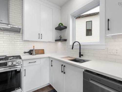 16 Wanders Way, Timberlea, NS - Indoor Photo Showing Kitchen With Double Sink With Upgraded Kitchen