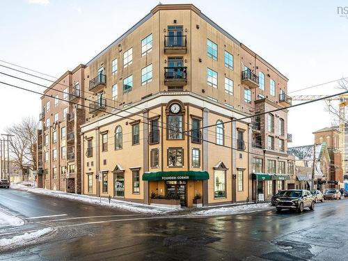 407 70 Ochterloney Street  Dartmouth, NS B2Y 1C2