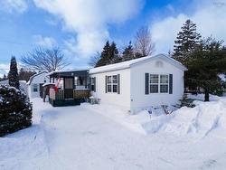9 Ninth Street  Hammonds Plains, NS B4B 0C9