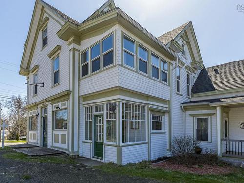10352 1 Highway, Paradise, NS 