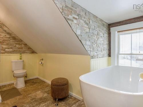 10352 1 Highway, Paradise, NS 