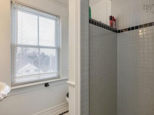 10352 1 Highway, Paradise, NS 