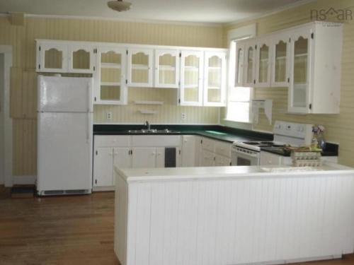 10352 1 Highway, Paradise, NS 