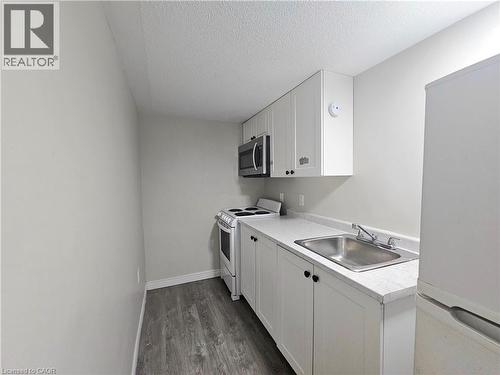 92 Copperfield Crescent, Chatham, ON - Indoor Photo Showing Kitchen